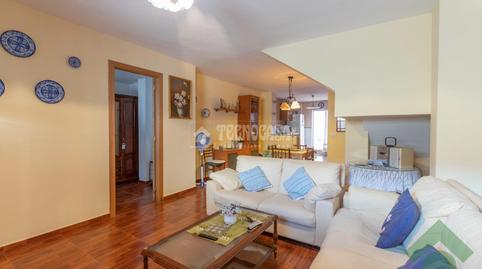 Foto 2 de Casa adosada en venta en Loja, Granada