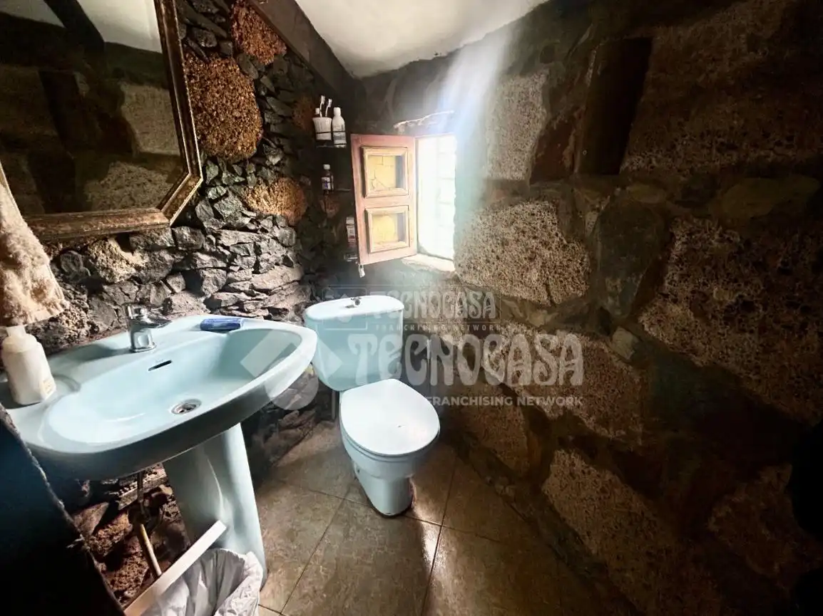 Baño de Finca rústica en venta en Güímar con Amueblado