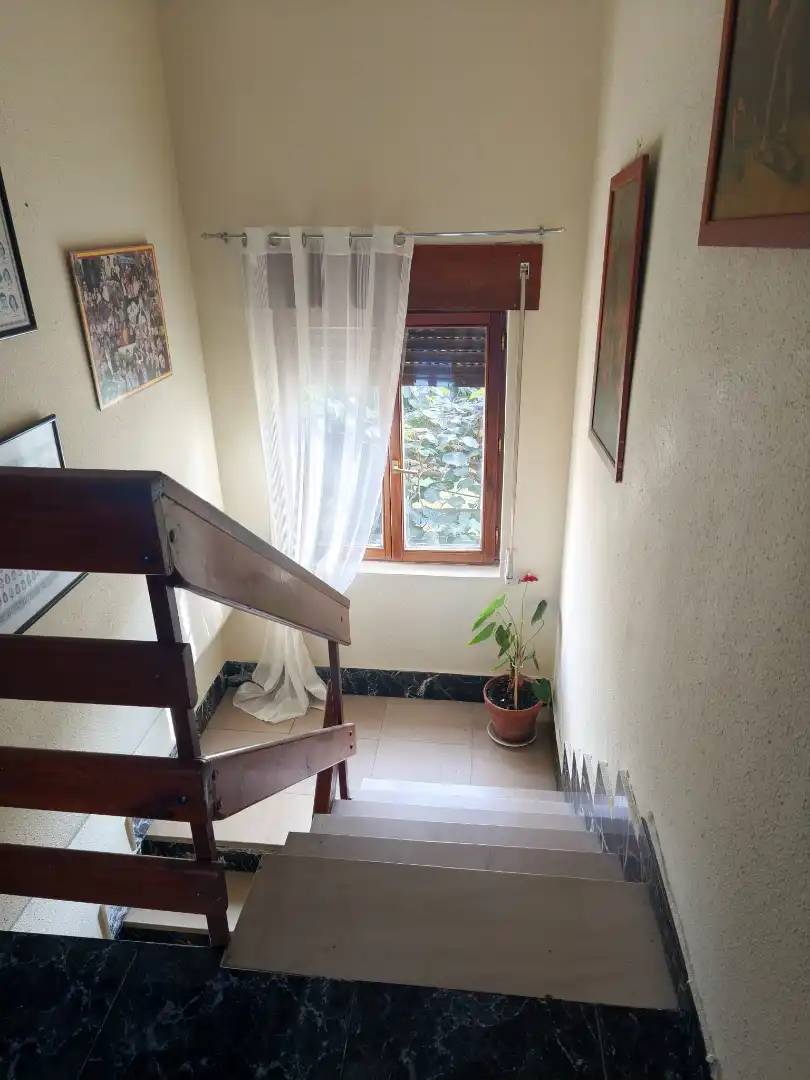 Casa aparellada amb terrassa en venda a Calle Real 5, imagen 2