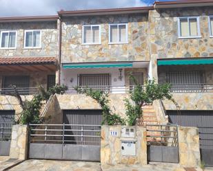 Exterior view of Single-family semi-detached for sale in Navaluenga  with Terrace