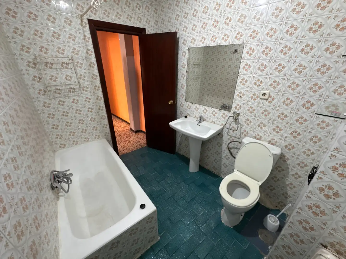 Bathroom of Flat for sale in Cuenca  with Heating, Terrace and Furnished