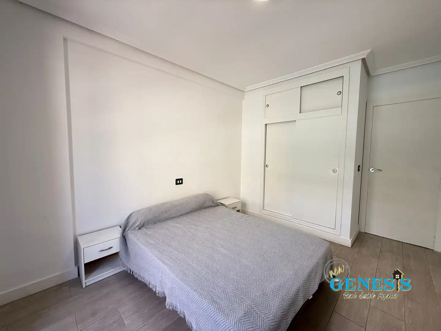 Habitación de Piso en venta en Torrevieja con Aire acondicionado, Terraza y Amueblado