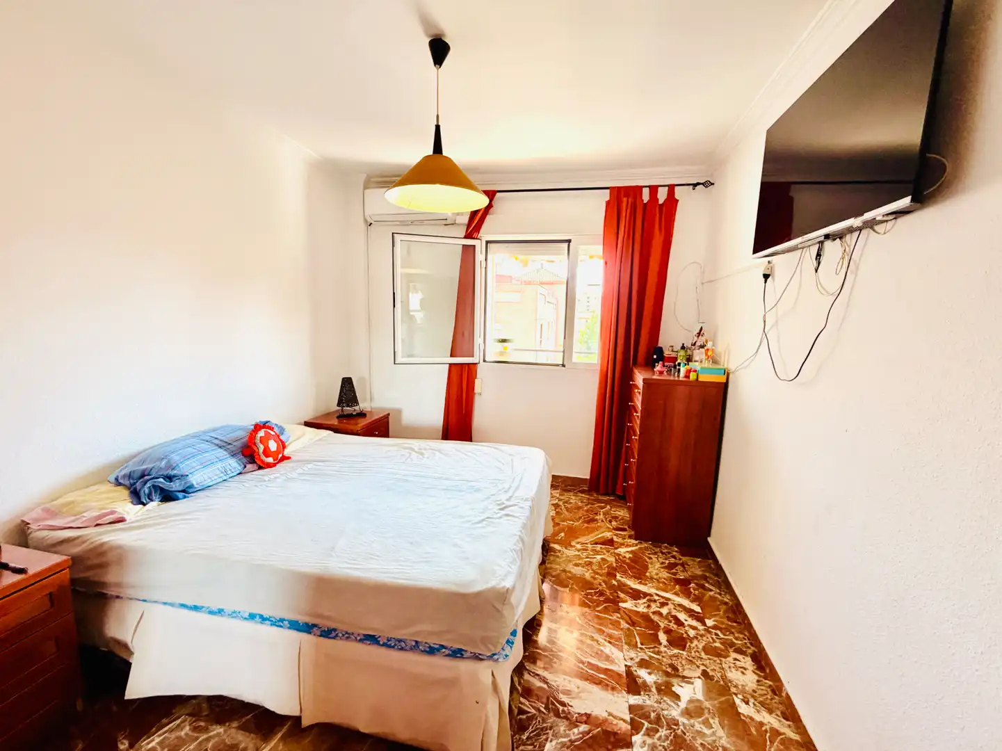 Bedroom of Flat for sale in Sevilla  with Air Conditioner and Terrace