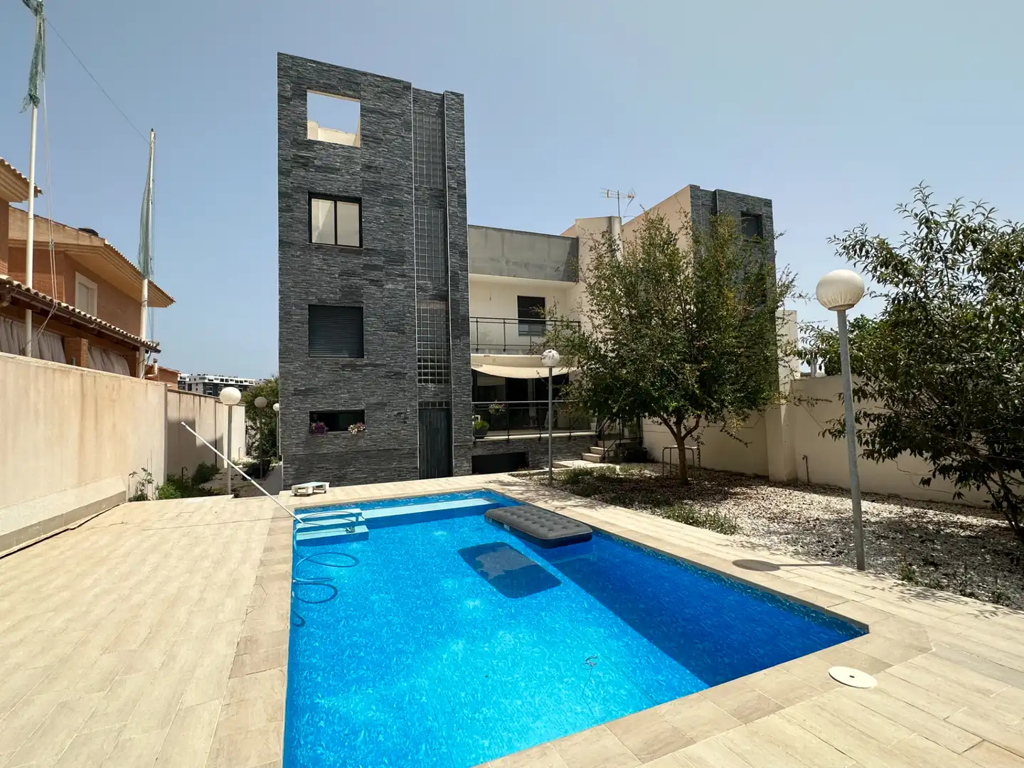 Piscina de Casa o chalet en venta en Alicante / Alacant con Aire acondicionado, Jardín privado y Terraza