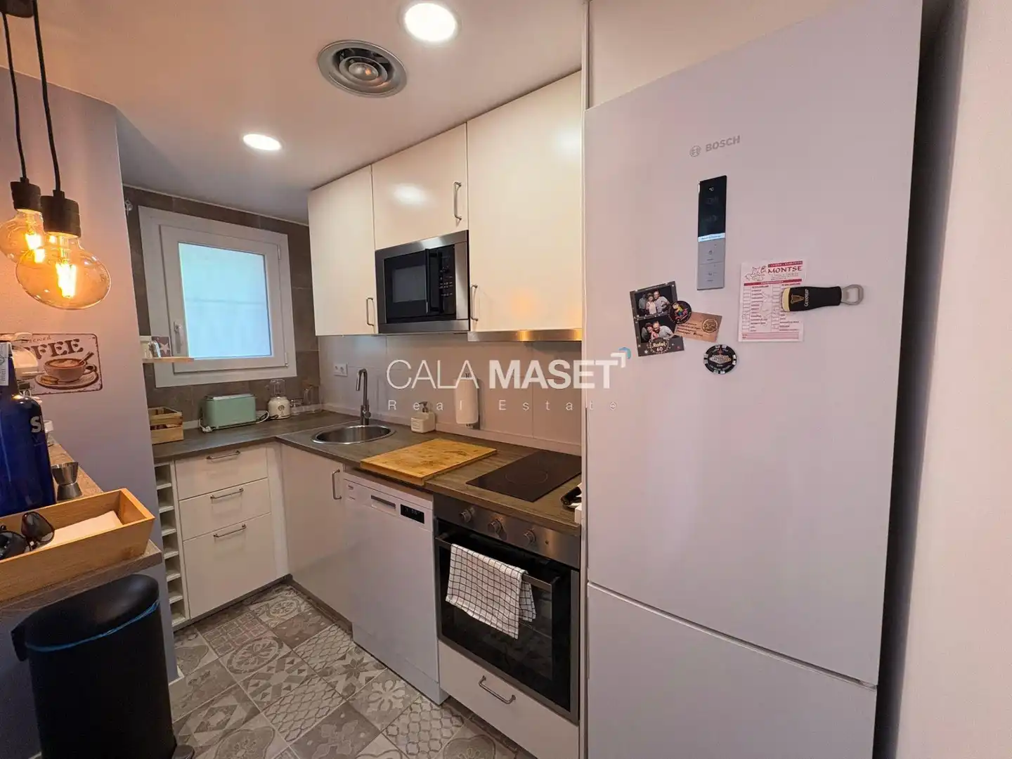 Cocina de Apartamento en venta en Castell d'Aro, Platja d'Aro i s'Agaró con Calefacción y Balcón