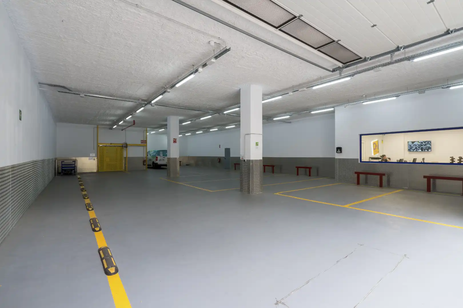 Parking de Trastero de alquiler en Barcelona con Alarma