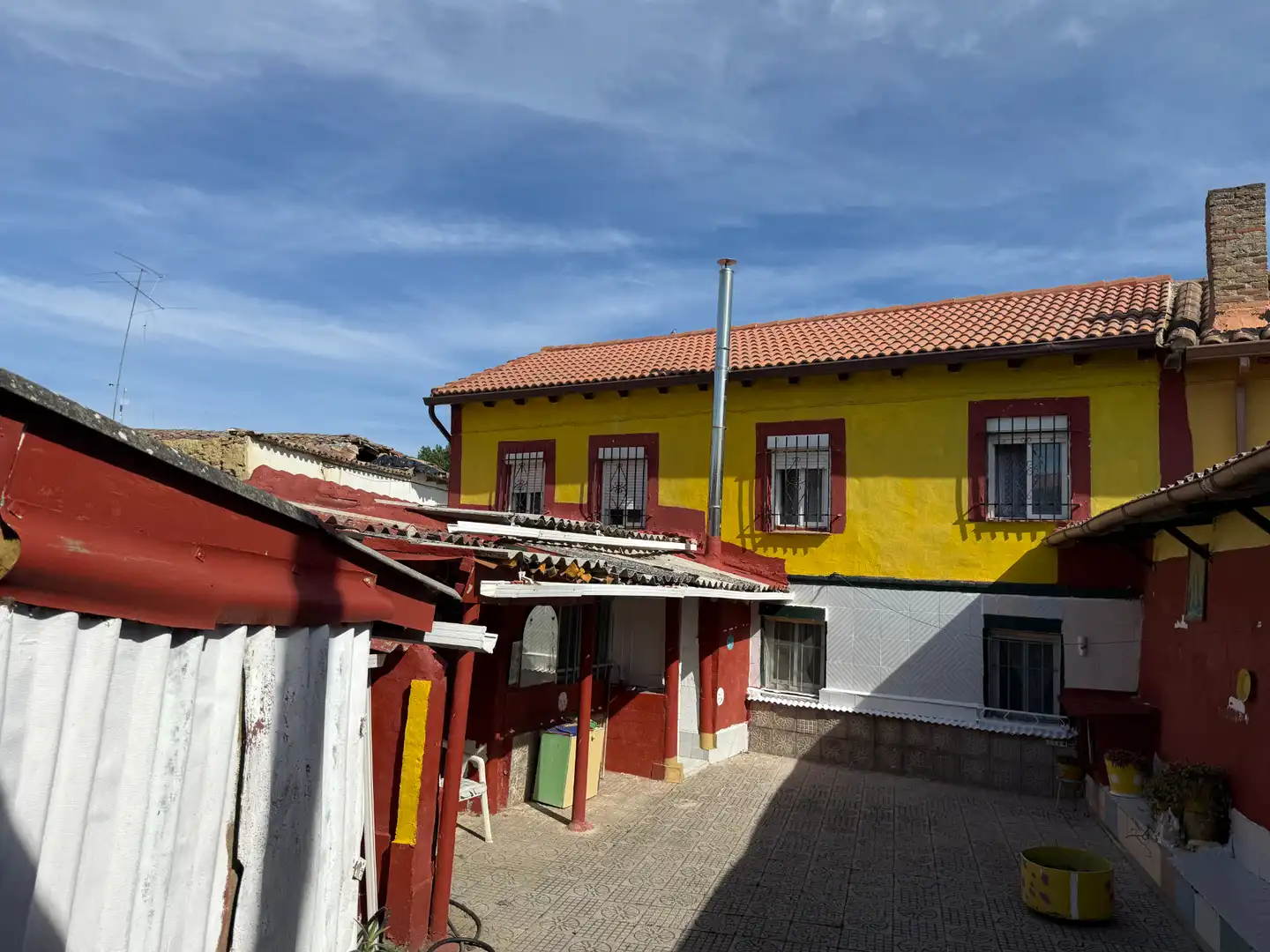 Vista exterior de Casa o xalet en venda en Villaturde amb Calefacció, Moblat i Forn