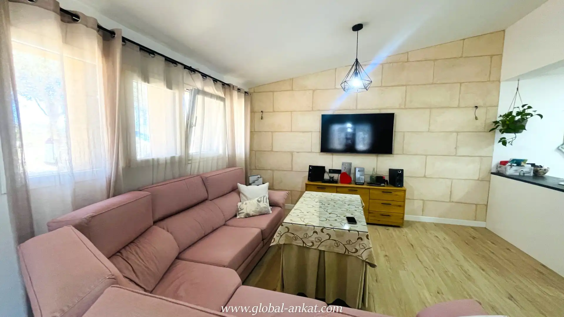 Sala d'estar de Finca rústica en venda en Felanitx amb Jardí privat, Terrassa i Traster
