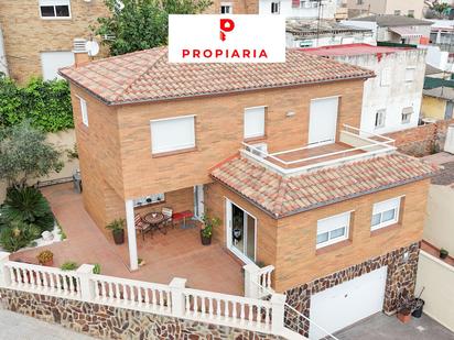 Vista exterior de Casa o xalet en venda en Sant Vicenç Dels Horts amb Aire condicionat