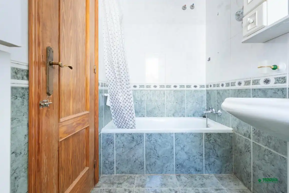 Baño de Piso en venta en Almería con Terraza