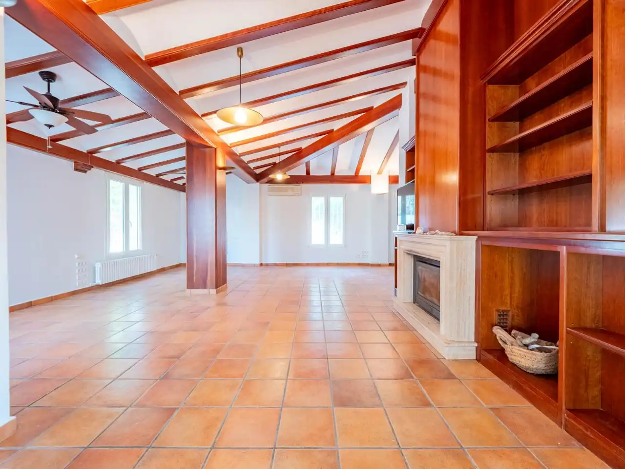 Sala de estar de Finca rústica en venta en Bétera con Aire acondicionado, Calefacción y Jardín privado