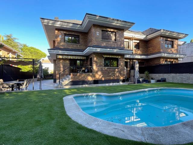 Casa adosada en Venta en Calle Martin Iriarte en Las Matas  - Peñascales