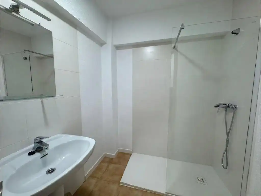 Baño de Piso para compartir en Murcia con Amueblado