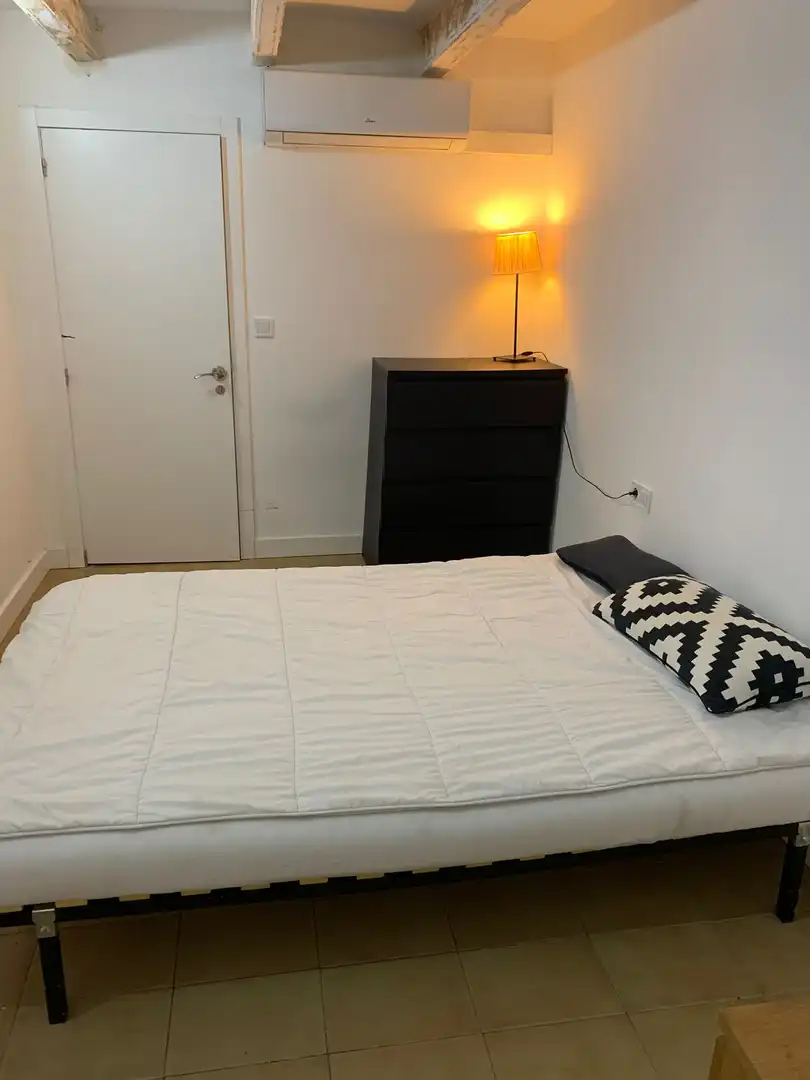 Habitació a Carrer de la Diputació, 131, La Nova Esquerra de l'Eixample