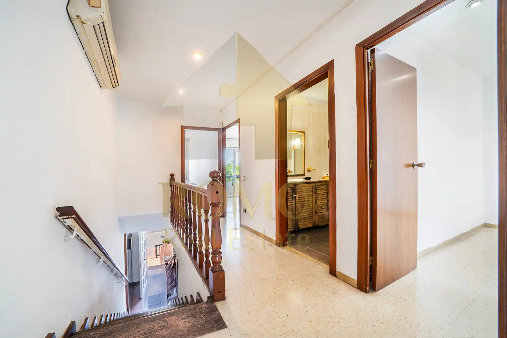 Casa adosada en venta en Santa Perpètua de Mogoda con Balcón