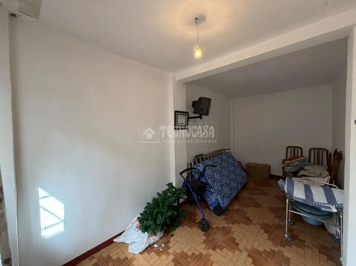 Houses for sale in Sevilla  with Terrace and Balcony