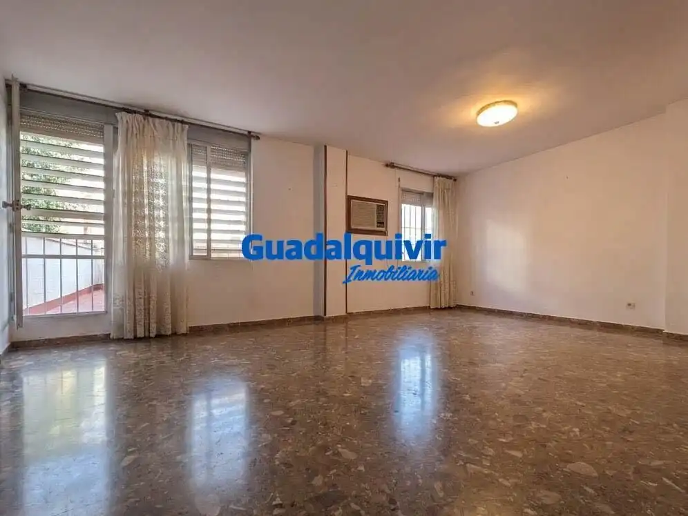 Flat with lift for sale in Avenida RAMON Y CAJAL, imagen 10