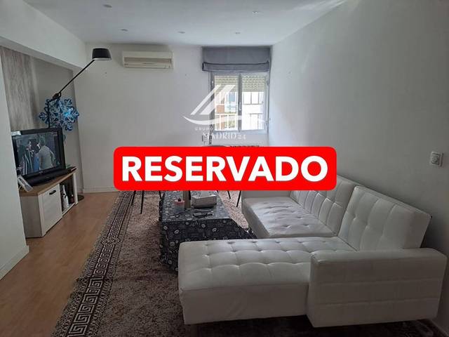 Piso en Venta en Calle de Ariza en Los Cármenes