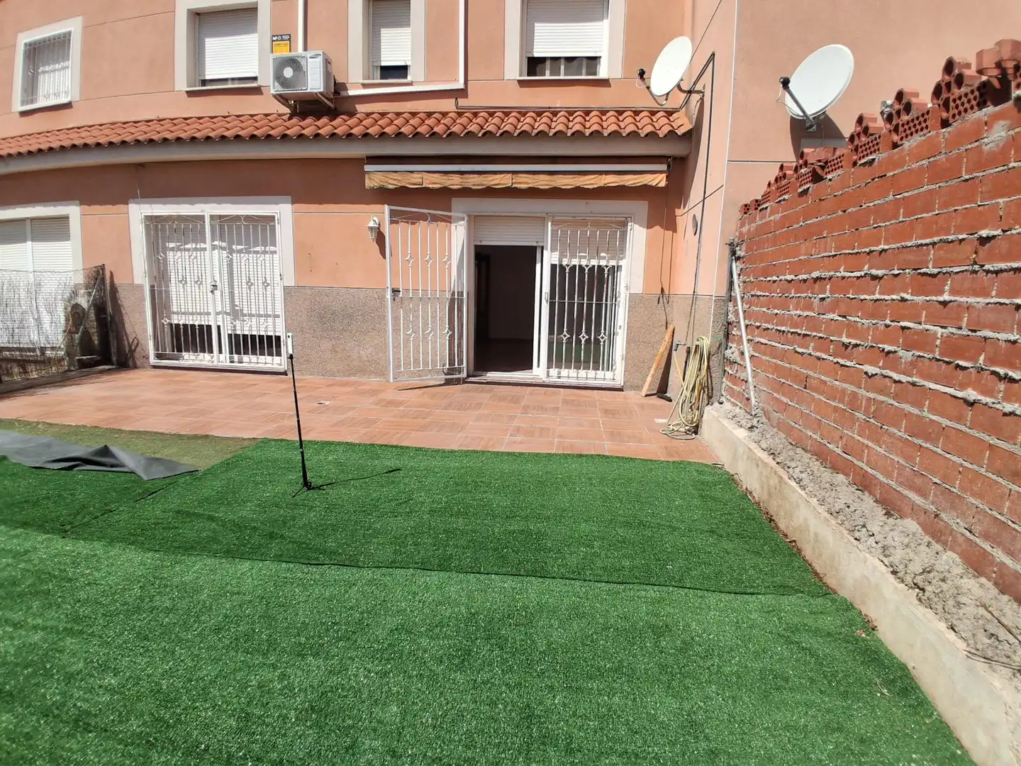 Jardí de Casa adosada en venda en El Viso de San Juan amb Calefacció i Piscina