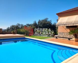 Swimming pool of House or chalet for sale in Hornachuelos  with Air Conditioner and Swimming Pool