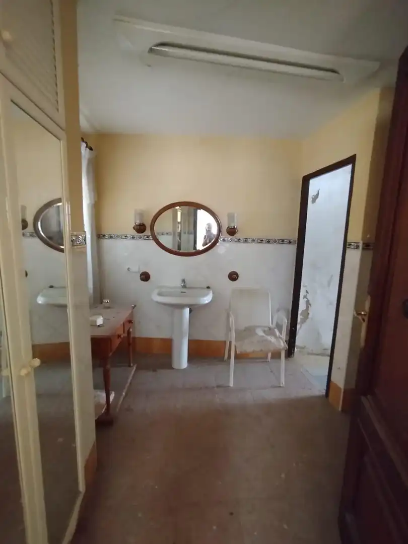 Bathroom of Houses for sale in Morón de la Frontera