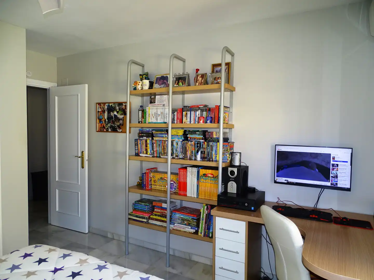 Habitación de Casa adosada en venta en Rincón de la Victoria con Aire acondicionado, Calefacción y Jardín privado
