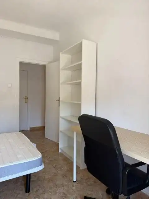 Habitación de Piso en venta en Murcia con Terraza y Trastero