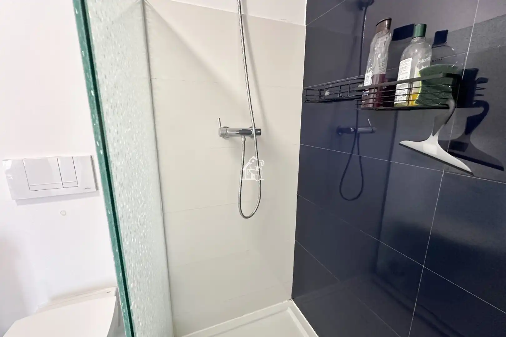 Bany de Apartament de lloguer en Pilar de la Horadada amb Aire condicionat, Terrassa i Piscina