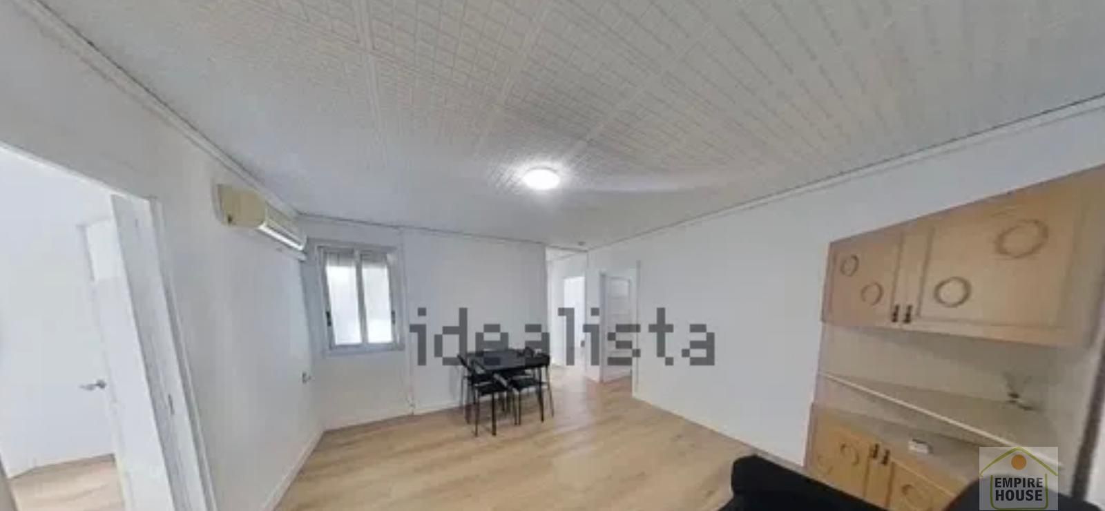 Flat for sale in  Valencia Capital  with Air Conditioner