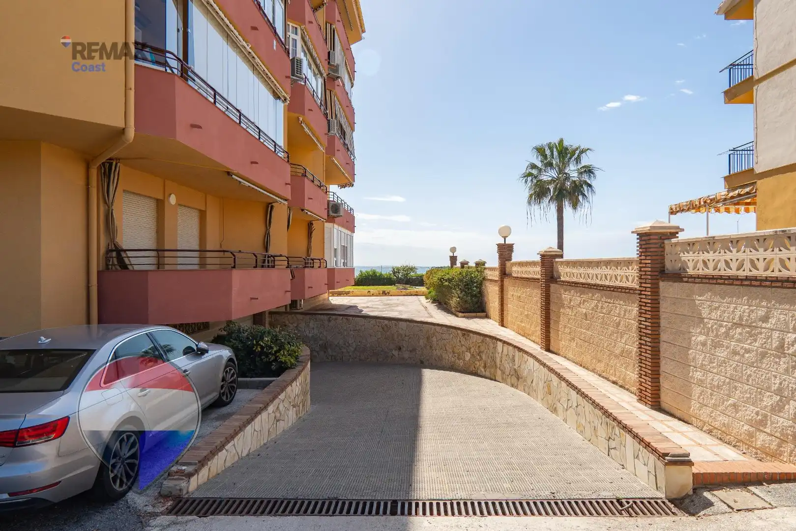 Außenansicht von Wohnung zum Verkauf in Rincón de la Victoria mit Privatgarten, Terrasse und Gemeinschaftspool