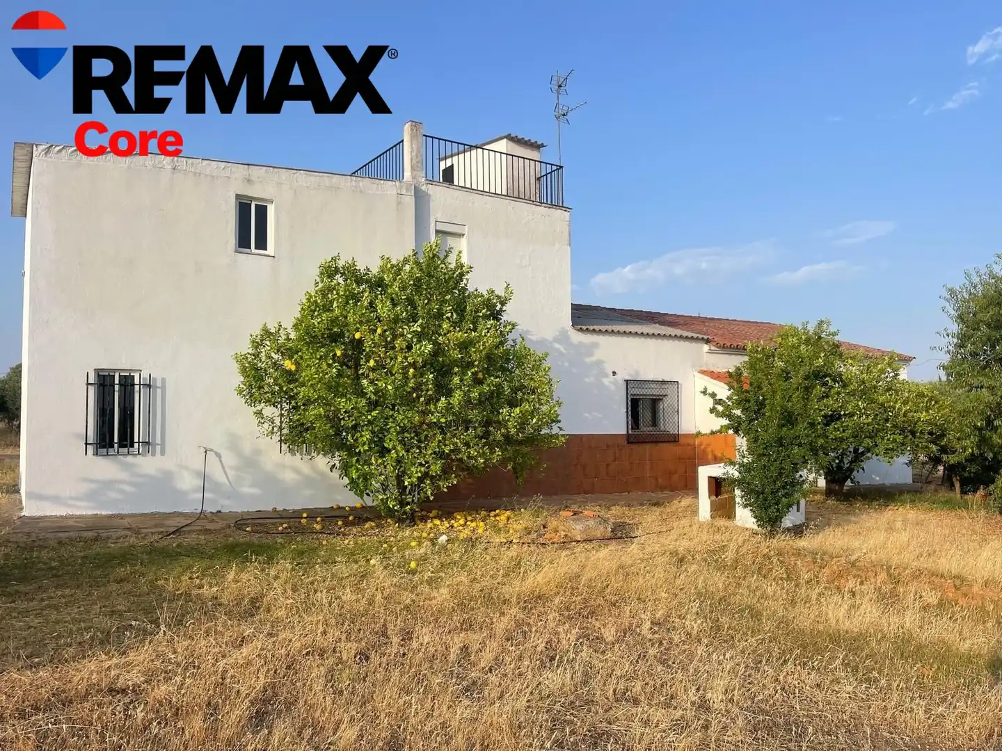Vista exterior de Casa o xalet en venda en Mérida amb Aire condicionat, Jardí privat i Terrassa