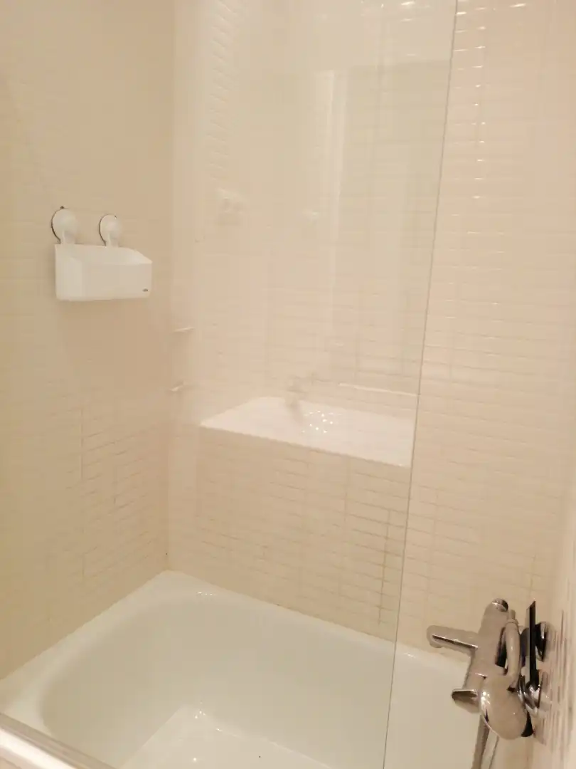 Baño de Piso en venta en Barcelona con Aire acondicionado, Horno y Balcón