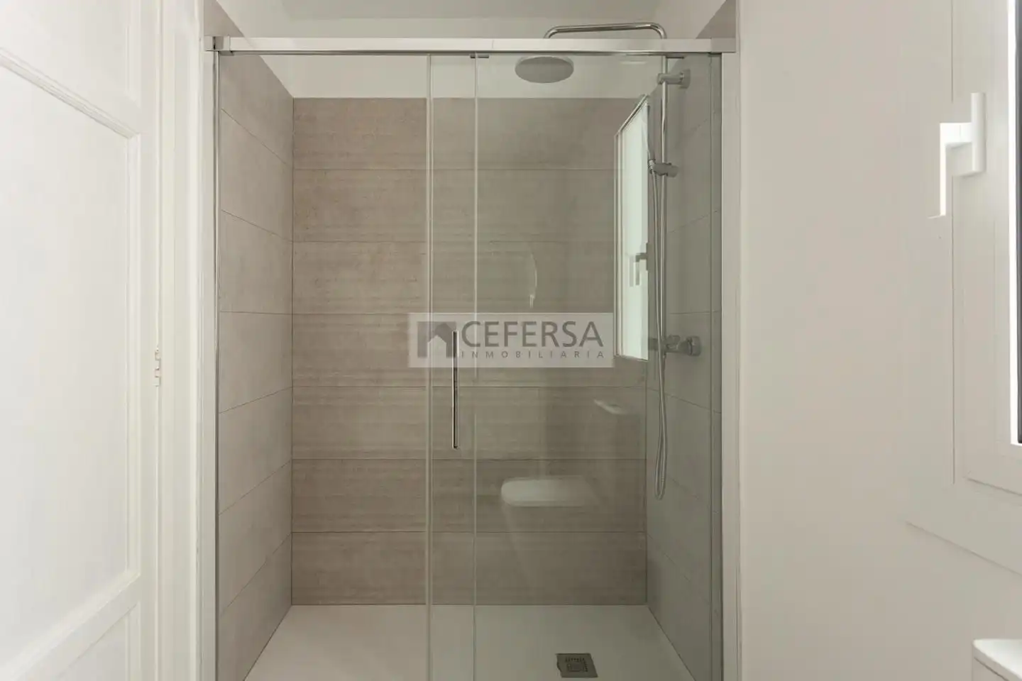 Bathroom of Flat for sale in Barcelona  with Air Conditioner, Heating and Parquet flooring