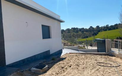 Vista exterior de Casa adosada en venda en Villamantilla amb Aire condicionat, Calefacció i Jardí privat