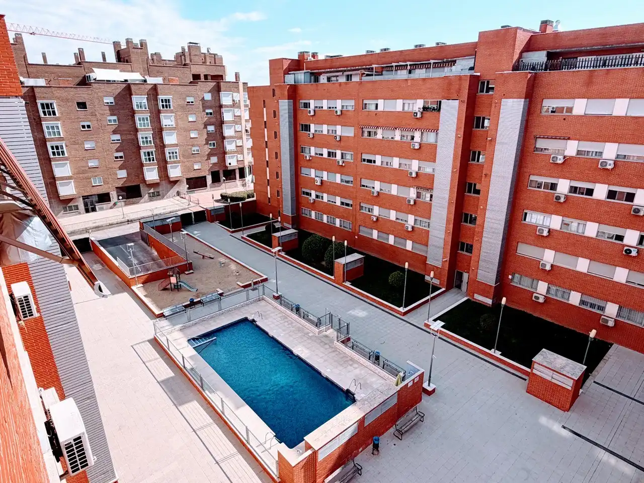 Piscina de Piso de alquiler en Madrid con Aire acondicionado, Calefacción y Terraza