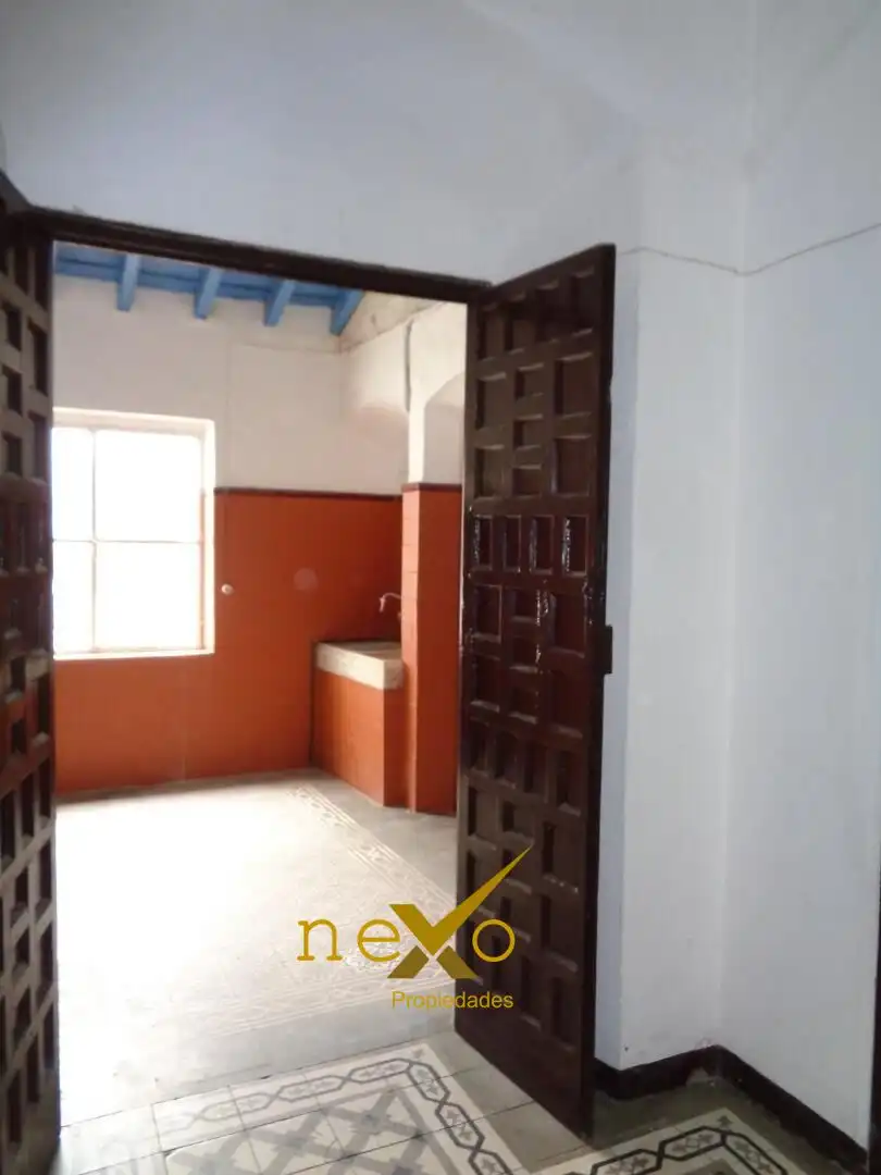 Casa o chalet en venta en Carmona con Jardín privado, Piscina y Balcón