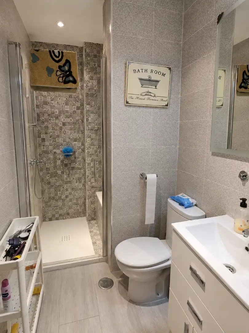 Bany de Pis en venda en Sevilla amb Aire condicionat, Calefacció i Terrassa