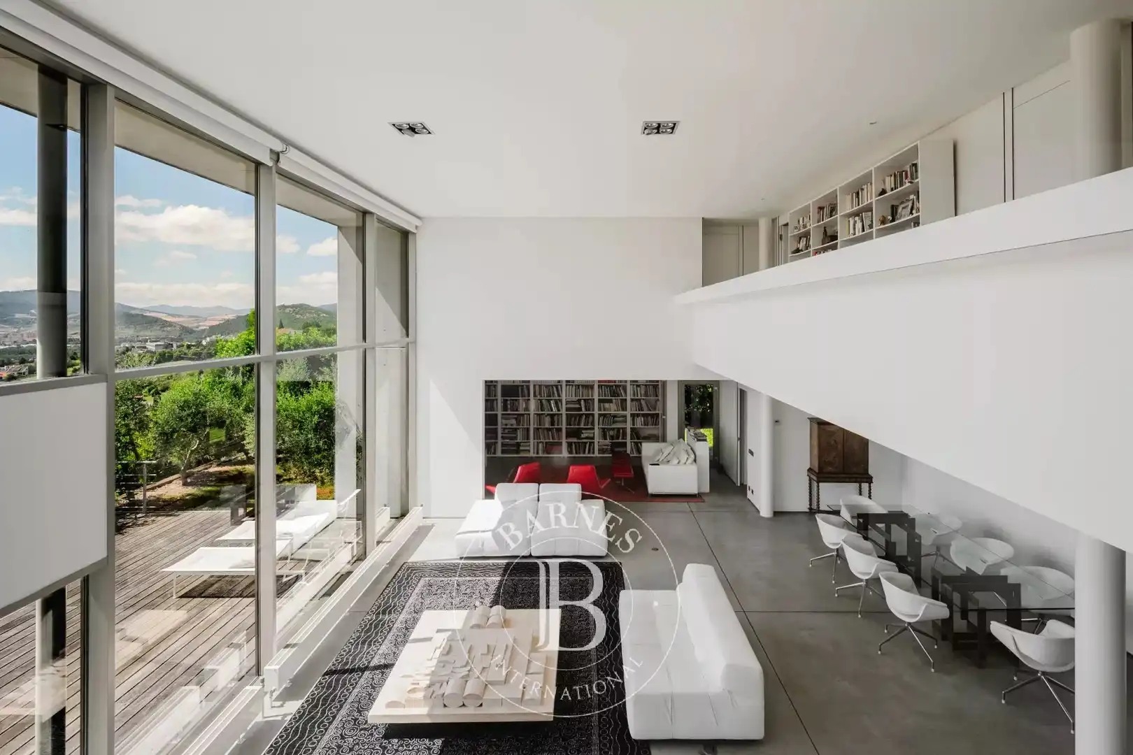 Sala d'estar de Casa o xalet en venda en Valle de Egüés / Eguesibar amb Calefacció, Terrassa i Piscina