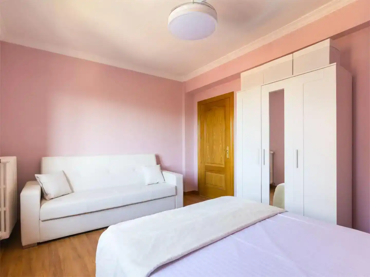 Schlafzimmer von Wohnung zur Miete in Haro mit Balkon
