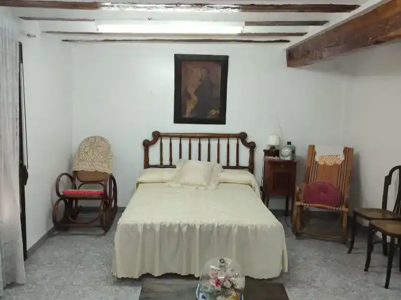 Dormitori de Casa adosada en venda en Ademuz amb Balcó