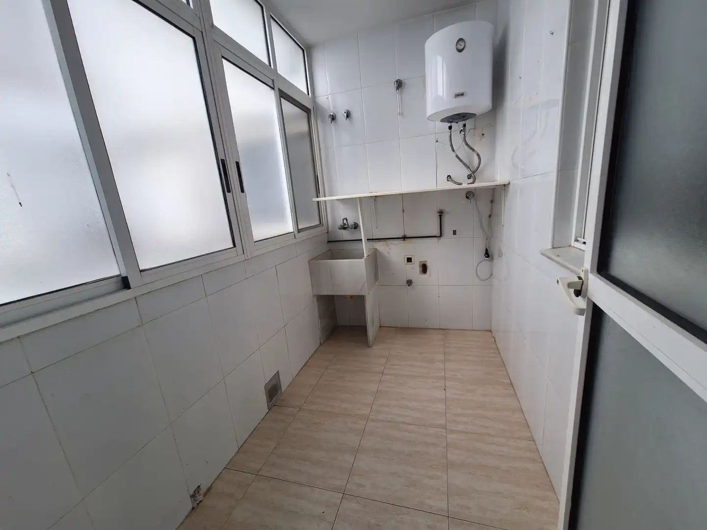 Kitchen of Flat for sale in Sueca  with Air Conditioner and Storage room