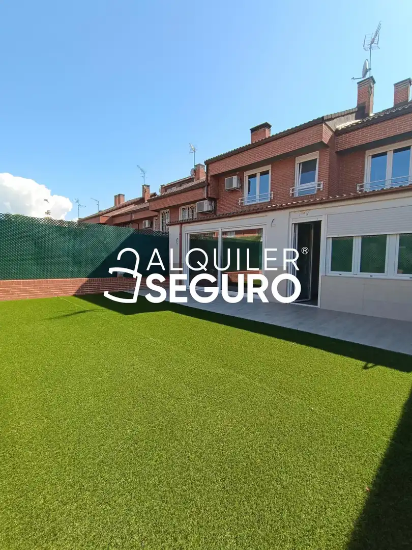 Garten von Wohnung zur Miete in Getafe mit Heizung, Terrasse und Abstellraum