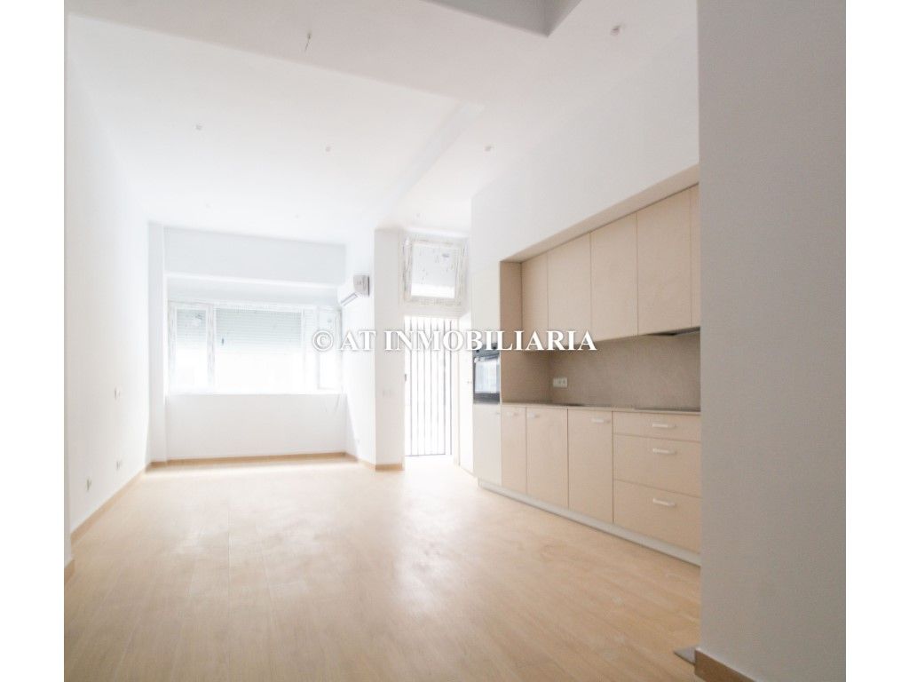 Vista exterior de Loft en venta en  Cádiz Capital con Aire acondicionado
