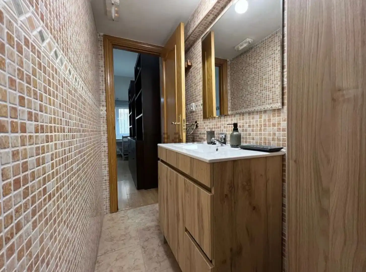 Bathroom of Study for sale in Ciudad Real  with Air Conditioner, Heating and Storage room