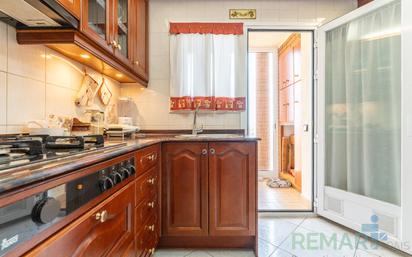 Küche von Wohnung zum verkauf in Reus mit Klimaanlage und Balkon