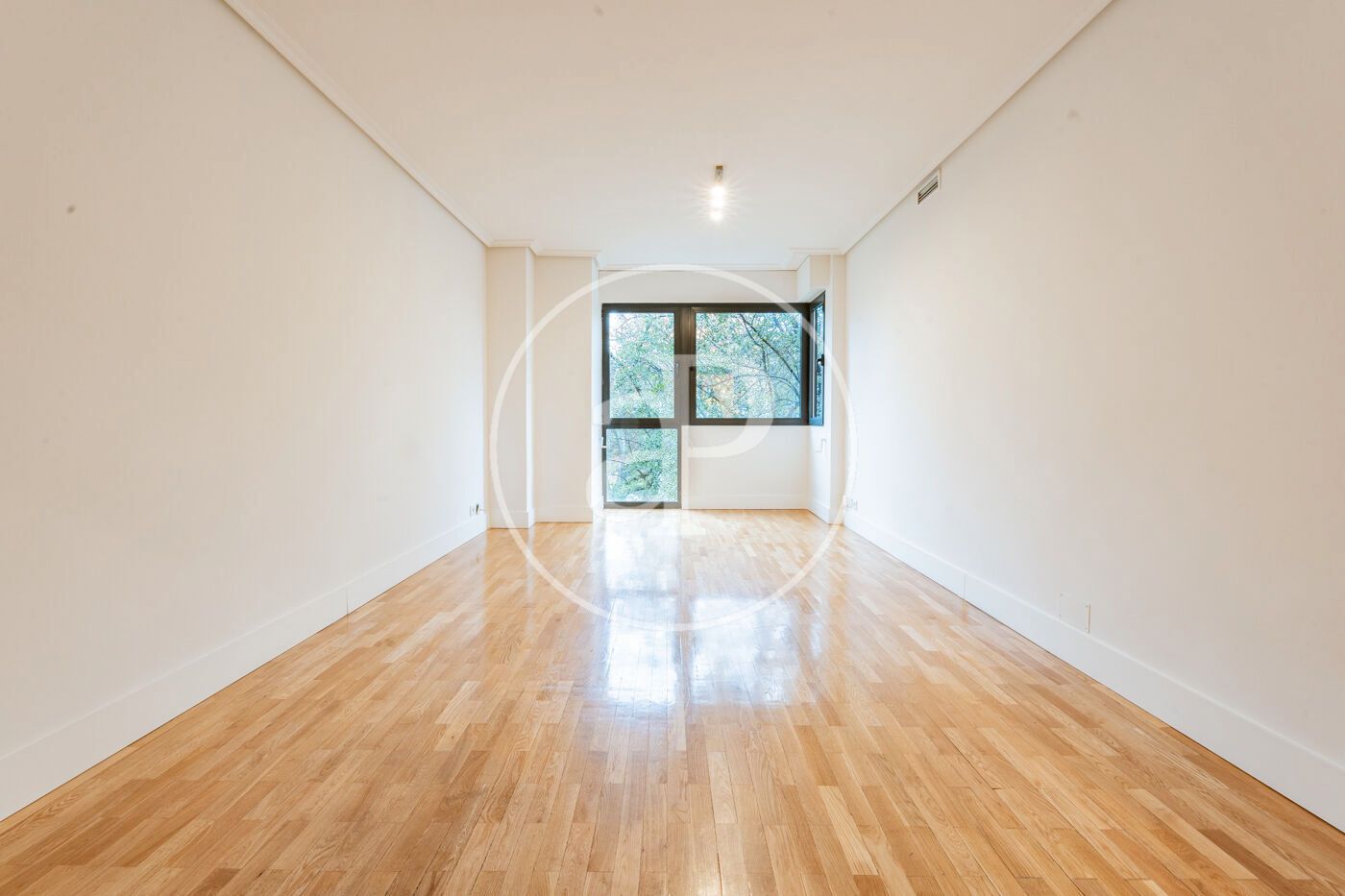 Vista exterior de Piso en venta en  Madrid Capital con Aire acondicionado, Calefacción y Jardín privado