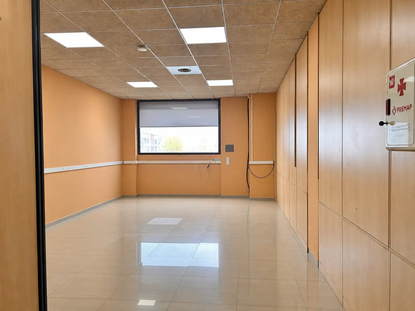Local de lloguer en Valencia amb Aire condicionat, Moblat i Alarma