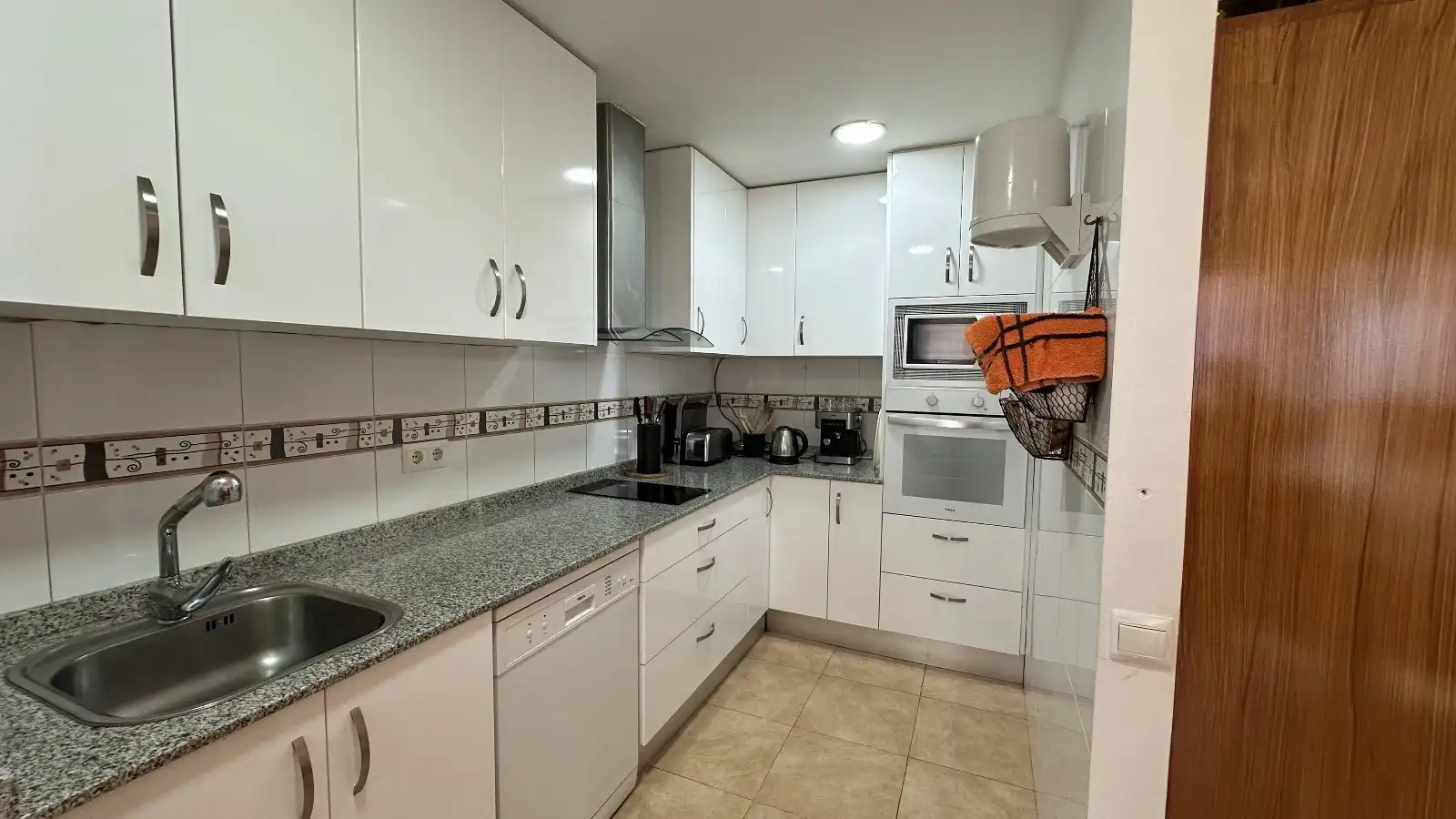 Piso con terraza en venta en Carrer de Montserrat Roig, imagen 10