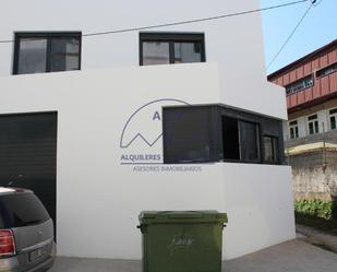 Vista exterior de Casa adosada en venda en Vigo  amb Terrassa