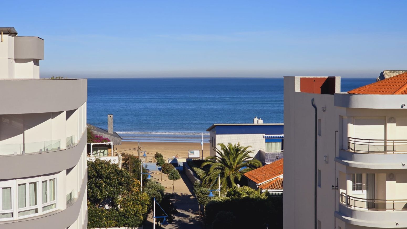 Vista exterior de Àtic en venda en Suances amb Calefacció, Terrassa i Traster